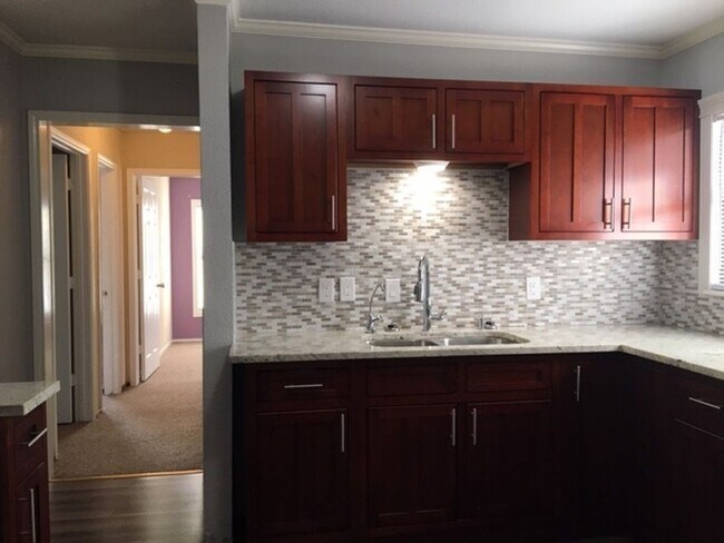 Foto del edificio - Price Reduction! Refurbished House In Grea...