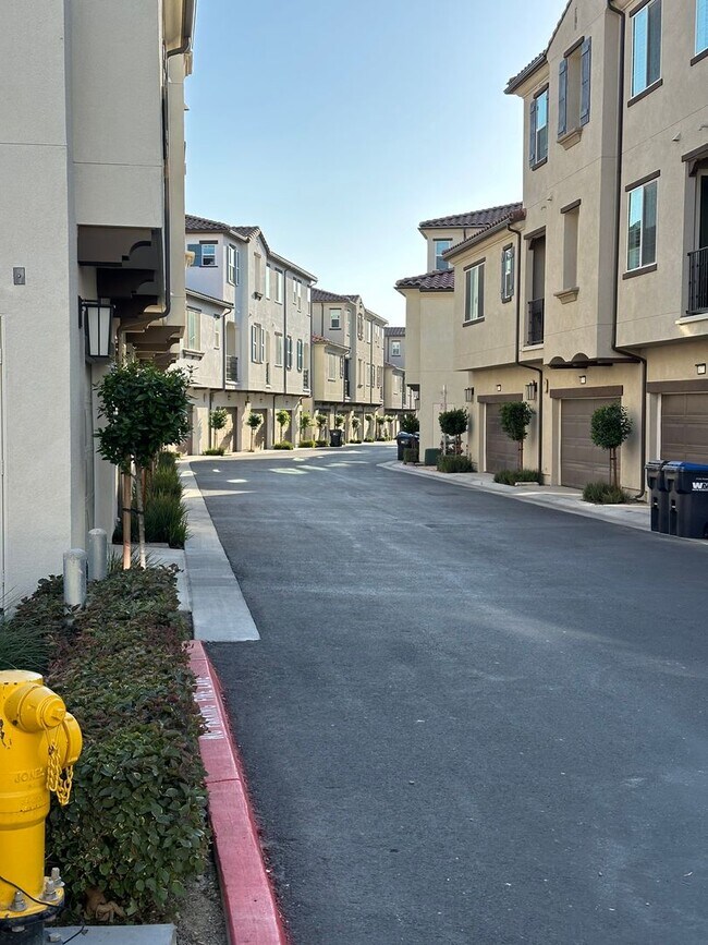 Building Photo - 15960 Spirit St