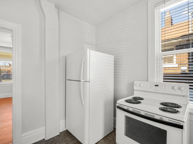 Building Photo - Ken-355 S 300 E, Provo UT 84606