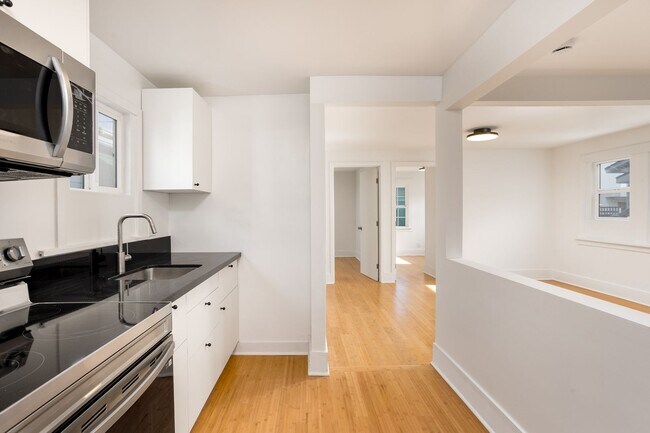 Foto del edificio - 126 1/2 Franklin Ct