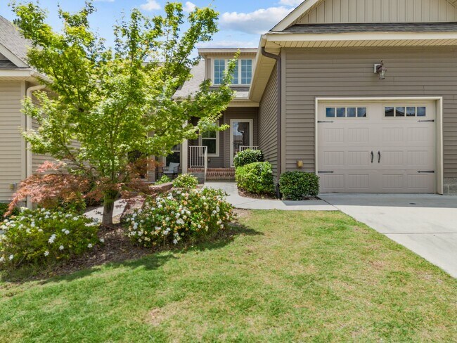 Building Photo - 118 Cypress Cir