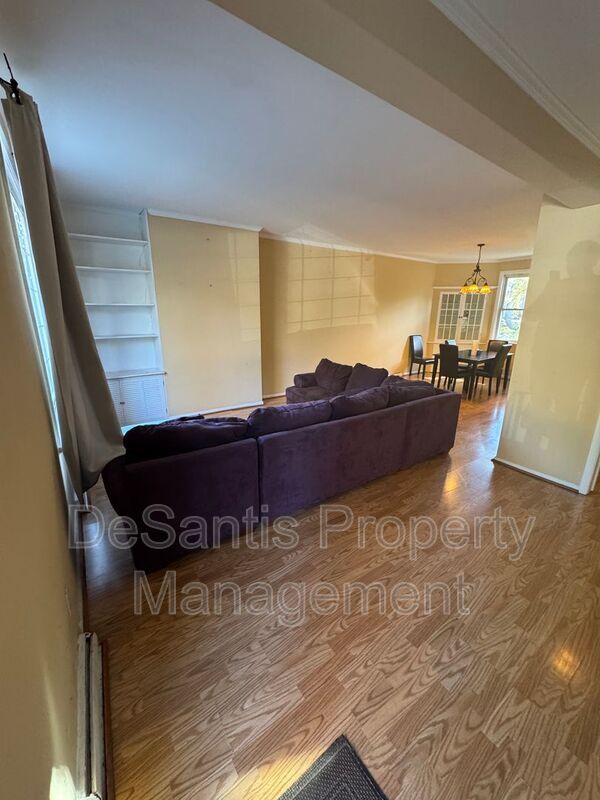 Foto del edificio - 6332 Phillips Ave