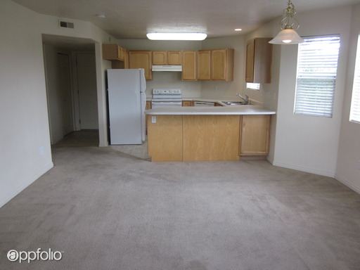 Building Photo - 1646 W Vivante Way