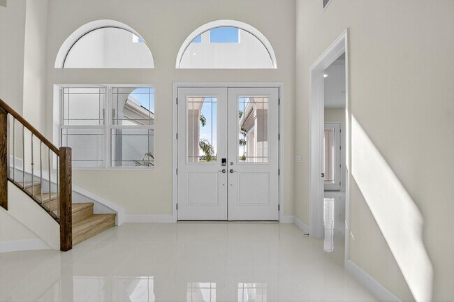 Building Photo - 15120 Wildwood Cir