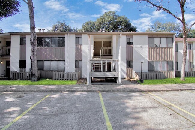 Building Photo - 12100 Melville Dr