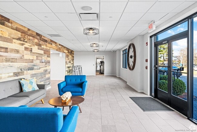 Foto del edificio - 225 Lordship Blvd