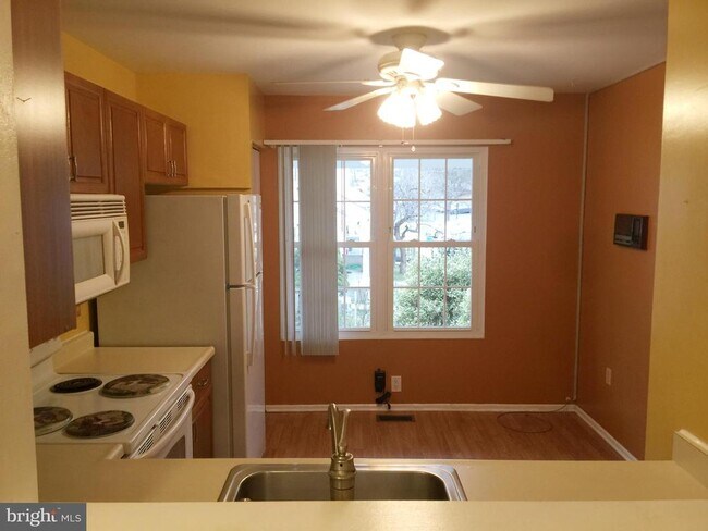 Building Photo - 12219 Thorn Grove Pl
