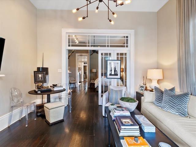 Building Photo - 841 Marigny St