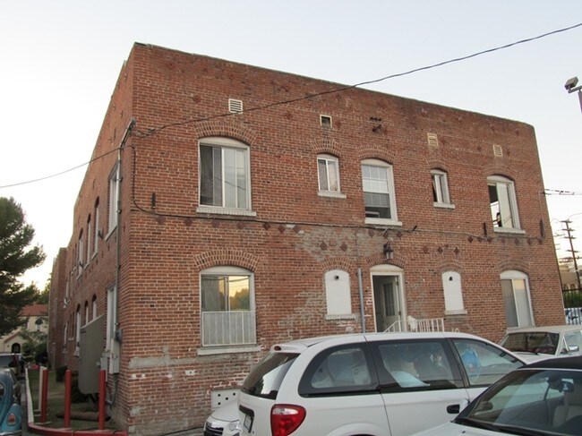 Building Photo - 642 Plymouth Blvd