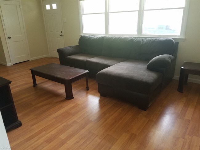 Foto del edificio - 3 br, 1 bath House - 3535 Windsor Drive