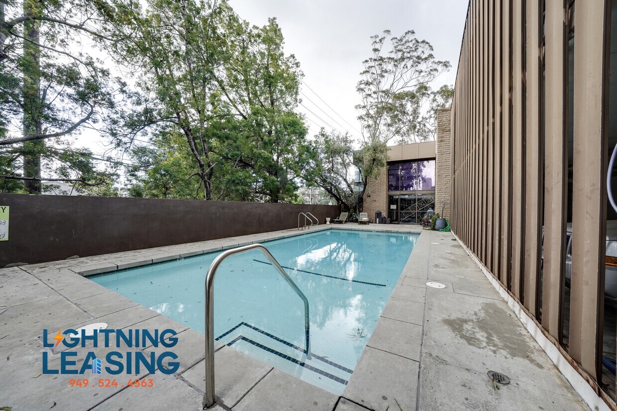 Foto principal - 3947 Los Feliz Blvd