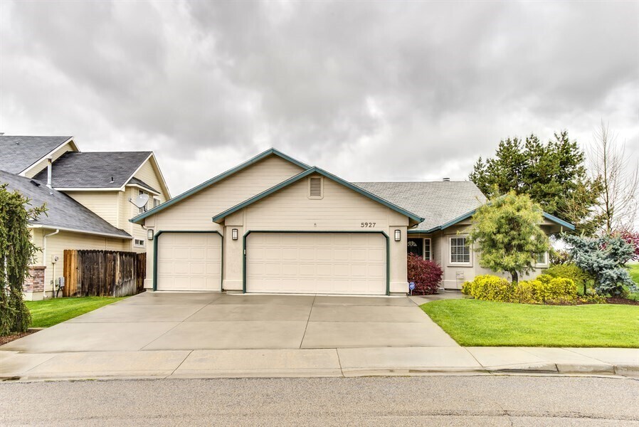 Foto principal - 5927 S Wallflower Pl