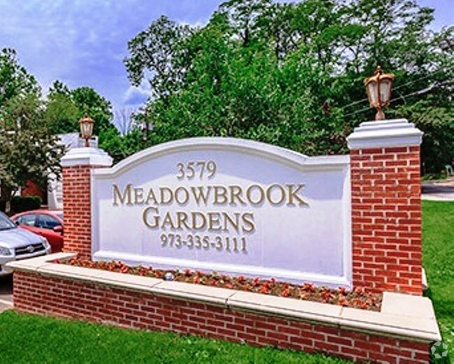 Building Photo - Meadowbrook Gardens