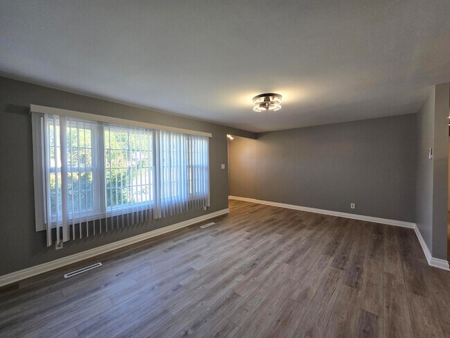 Foto del edificio - 5423 Stone Ave