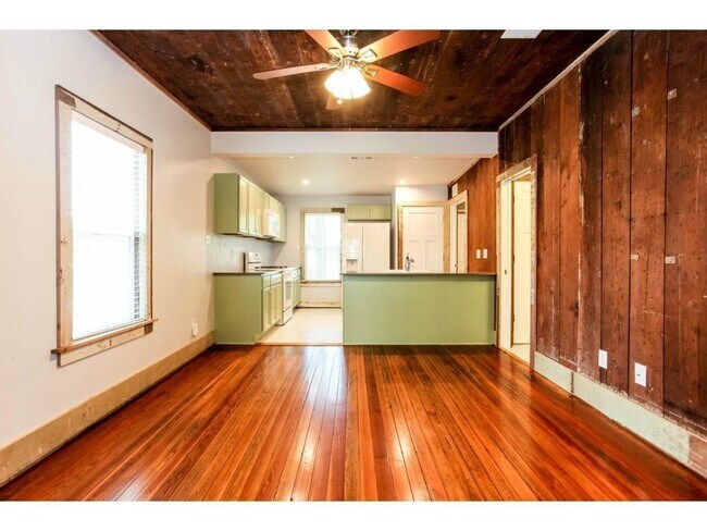 Foto del edificio - 2204 Haskell St