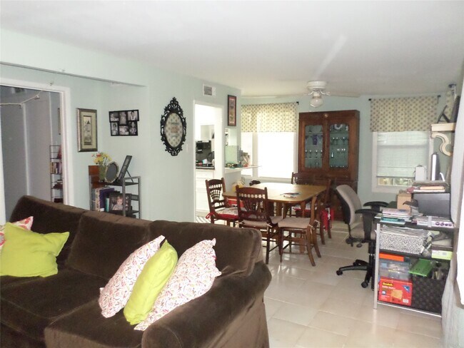 Foto del edificio - 1715 Banks St