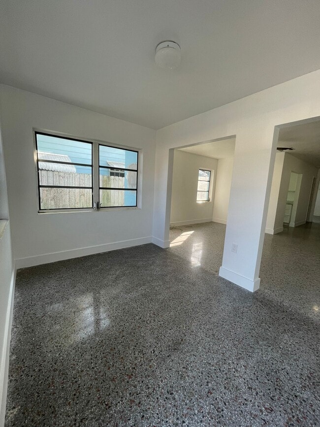 Foto del edificio - 303 S L St