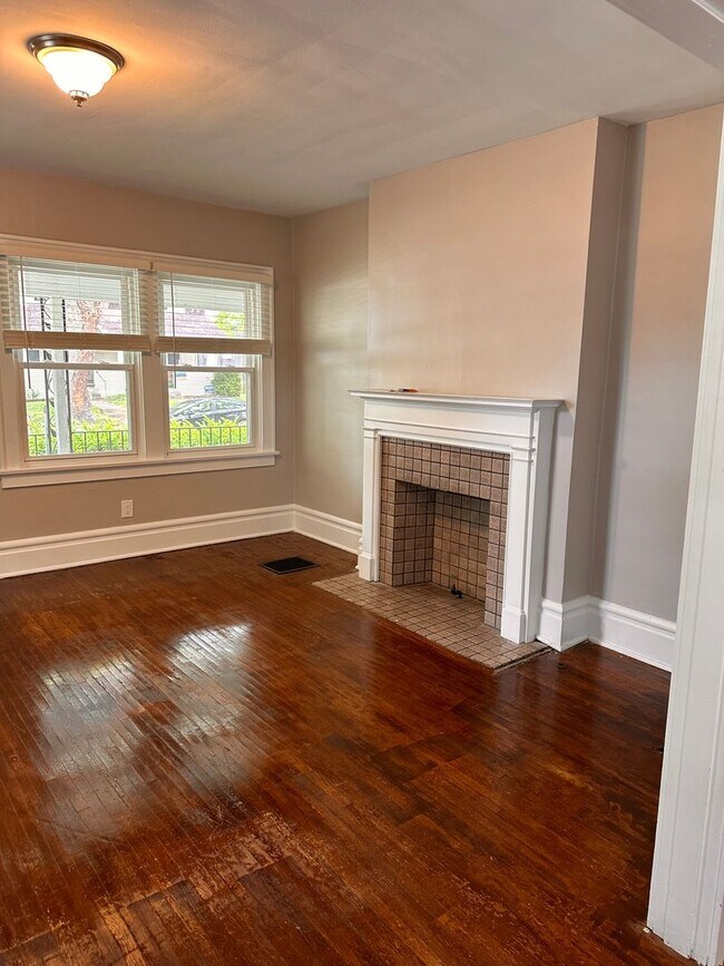 Foto del edificio - 193-195 E. Lakeview Ave.