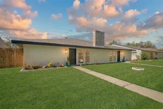Building Photo - 310 Candlewood Pl