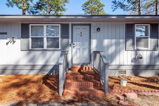 Building Photo - 444 Academy Rd