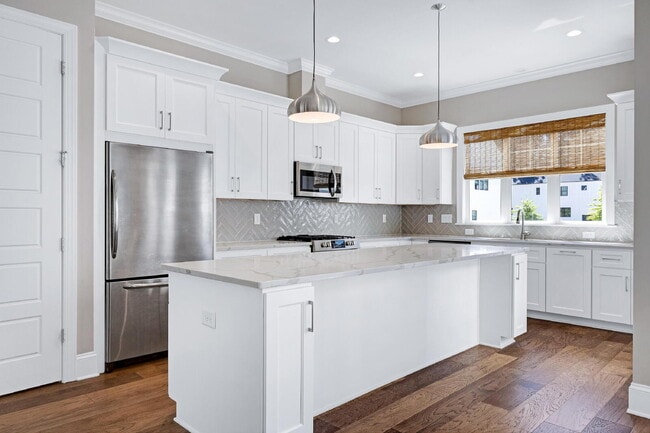 Building Photo - 4909 Madone Dr