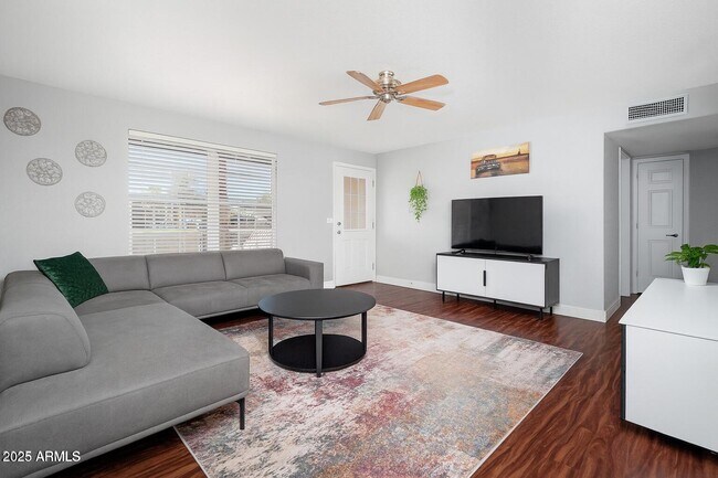 Foto del edificio - 307 W Piute Ave