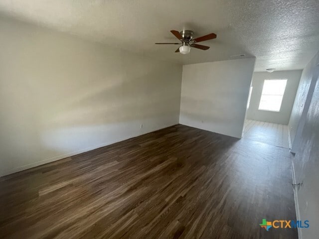 Foto del edificio - 3201 Hereford Ln