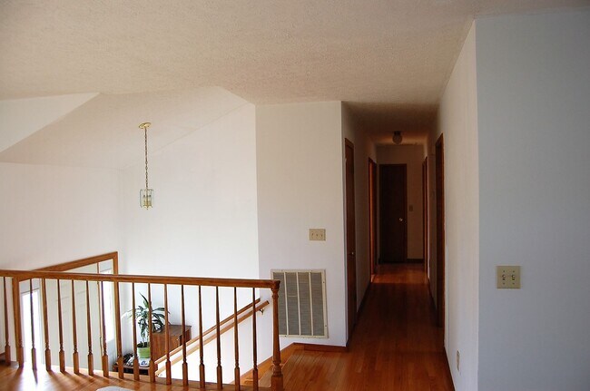 Foto del edificio - Available for the 2026-2027 leasing term