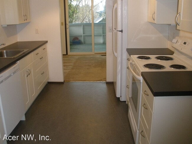Foto del edificio - 3 br, 2.5 bath House - 5715 29th Ave. NE