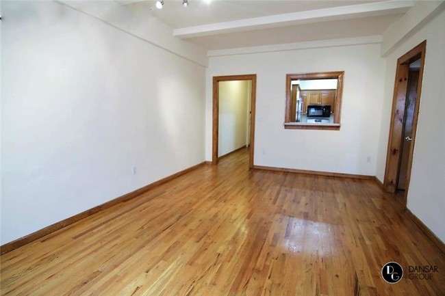 Building Photo - 106 W 69th St