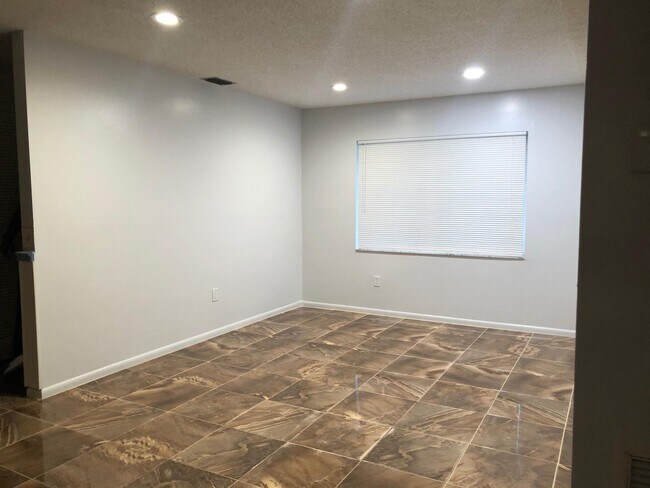 Building Photo - 10152 Bergen Ct