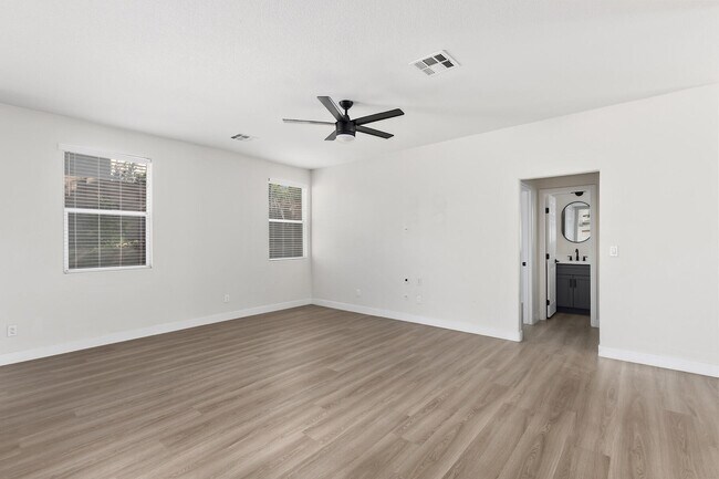 Foto del edificio - 3390 Jasmine Vine Ct