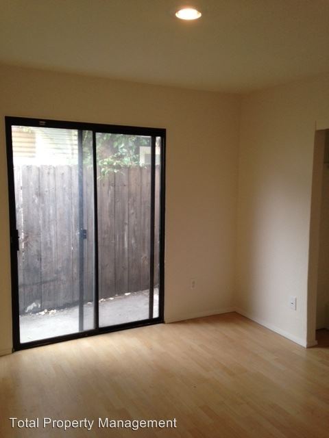 Building Photo - 3338 Herman Ave