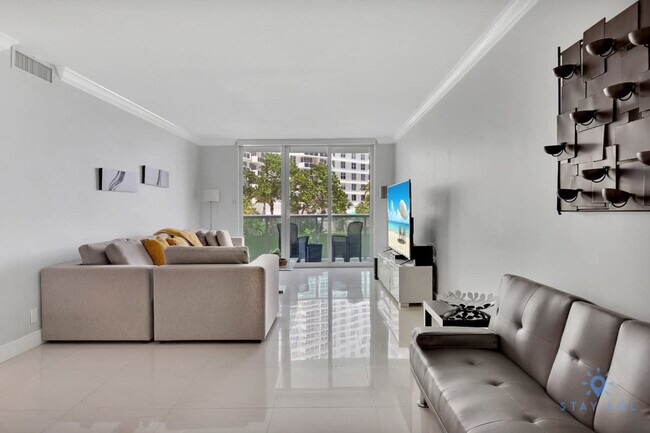 Building Photo - 3801 S Ocean Dr
