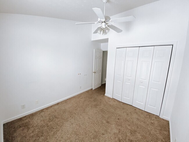 Foto del edificio - Three Bedroom Duplex