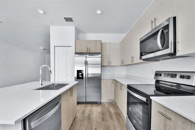 Building Photo - 702 Stellar Ct