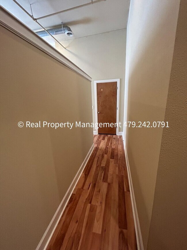 Foto del edificio - $850 MOVE-IN SPECIAL (does not include app...