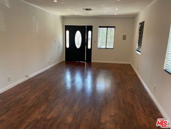 Building Photo - 4205 Clayton Ave W