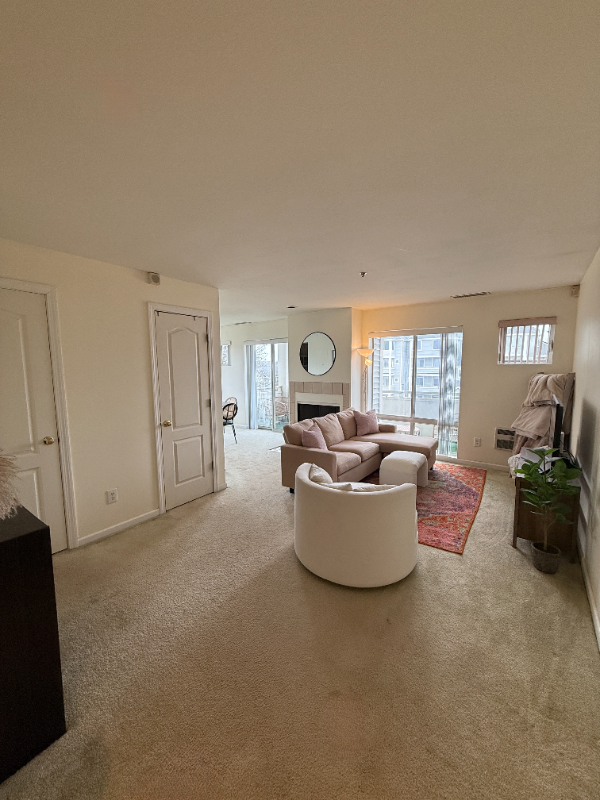 Foto principal - 200 Falls Blvd