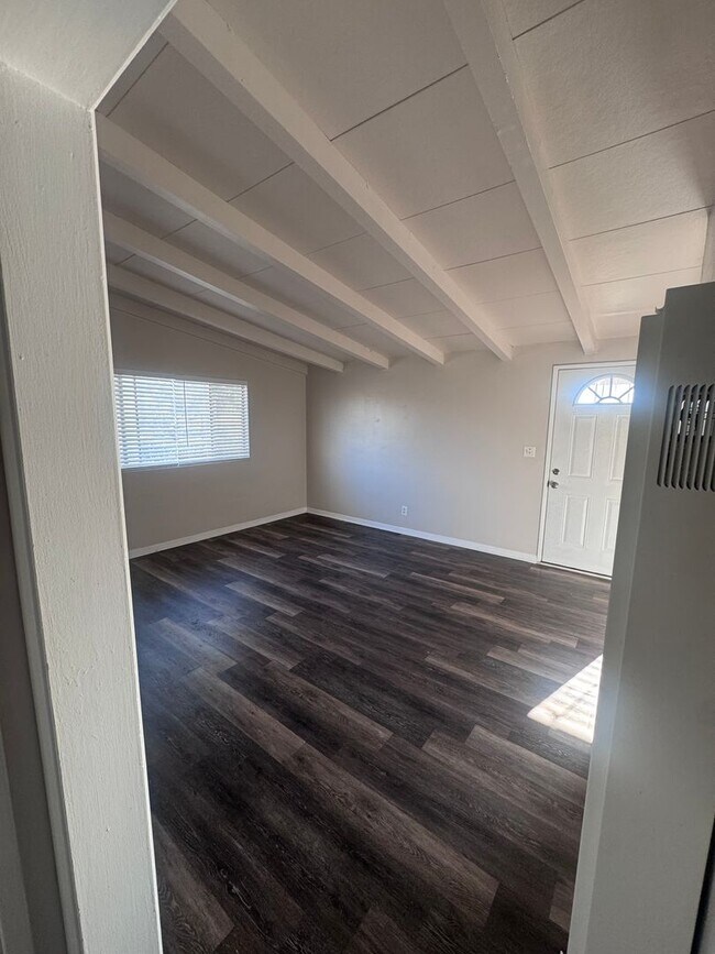 Foto del edificio - 671-677 Illinois Avenue