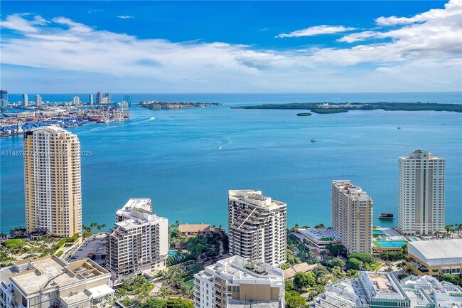 Building Photo - 495 Brickell Ave