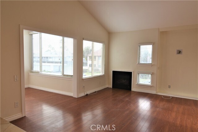 Foto del edificio - 16943 Bluewater Ln