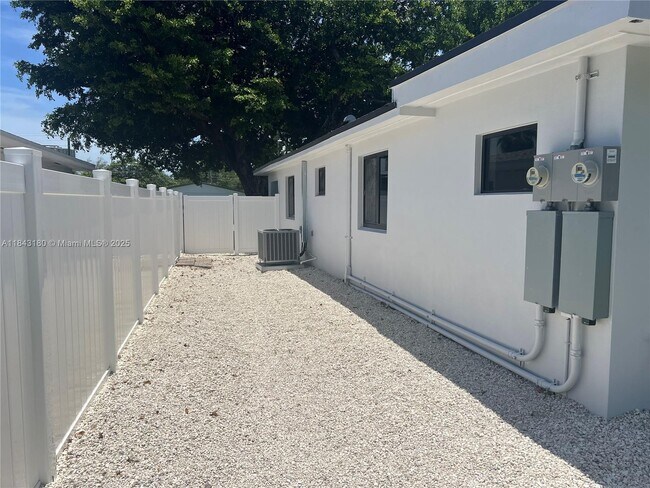 Foto del edificio - 2255 NE 173rd St