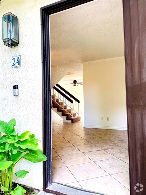 Building Photo - 1077 S Santo Antonio Dr