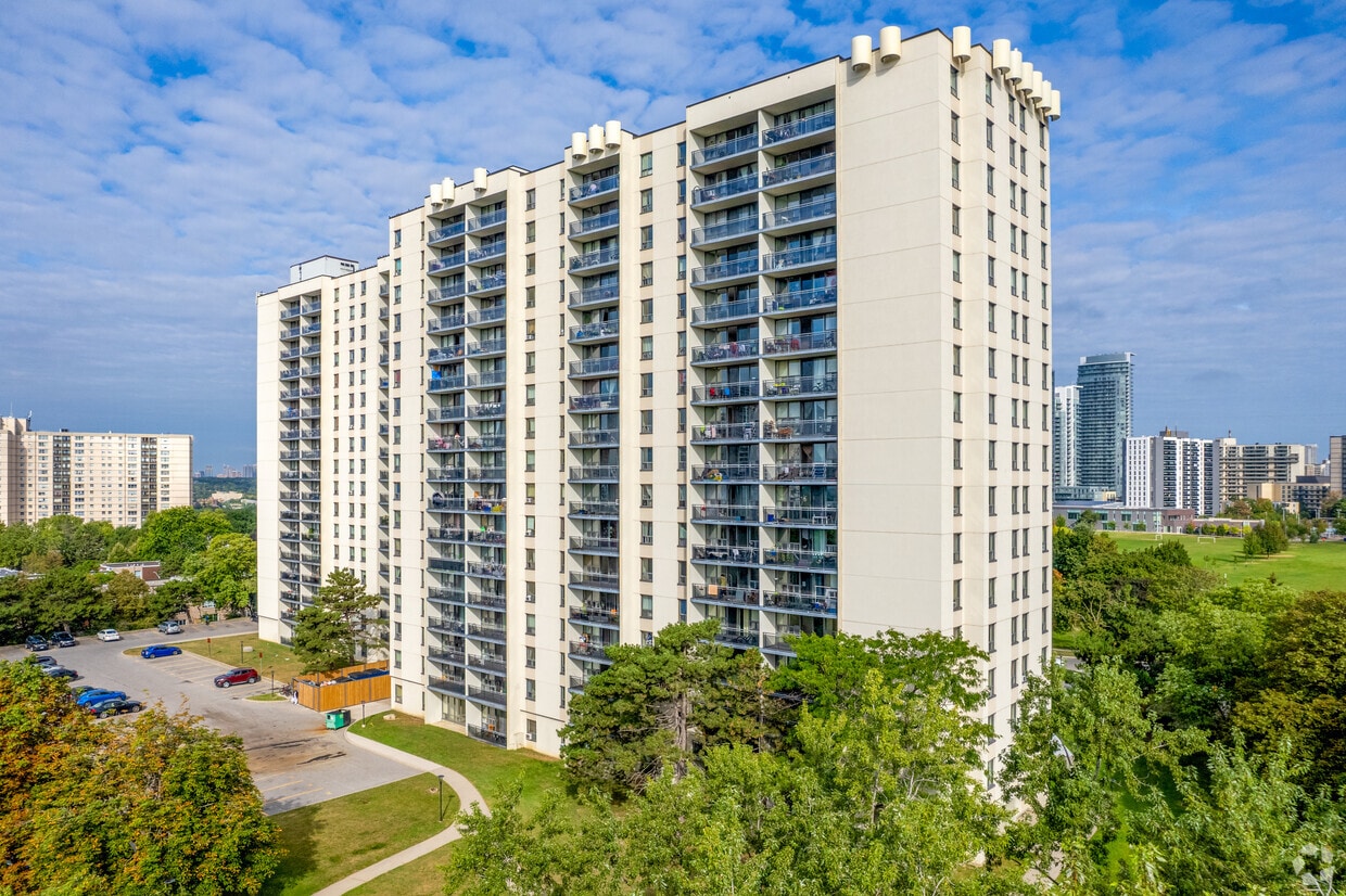 Laurel Grove Apartments 25 Parkway Forest Dr Toronto, ON