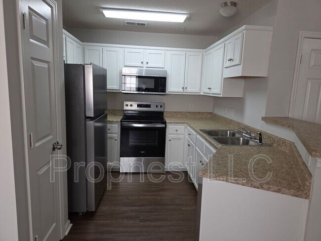 Foto del edificio - 769 Barrington Woods Cove