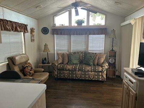 Foto principal - 546 W Clam Cir