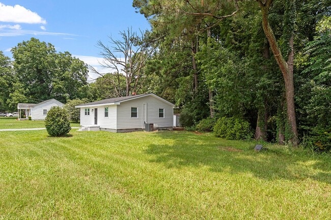 Building Photo - Move-In Ready Ranch Home in Prime Princeto...