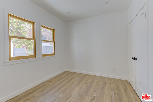 Building Photo - 1281 4th Ave