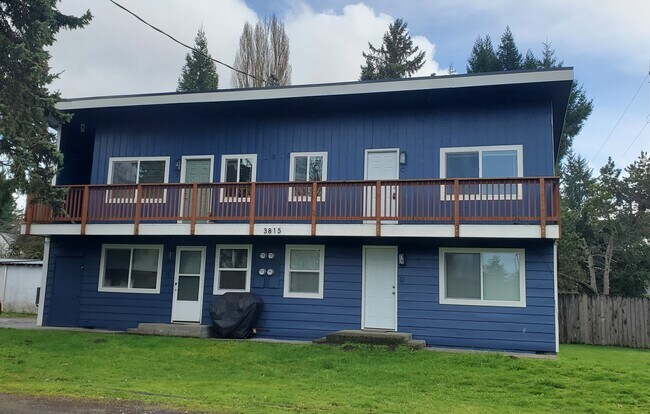 Building Photo - 3815 12th Ave SE